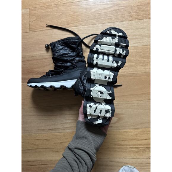 Sorel Black/ White Puffy Fleece Lined Snow Boot Womens Size 9 - Picture 3 of 5